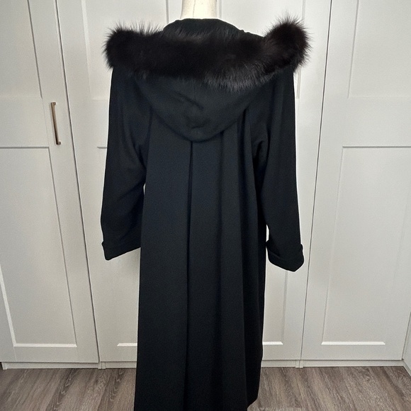 A line Cashmere Wool Coat - Picture 5 of 10